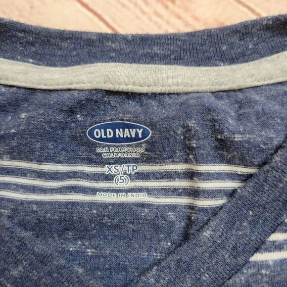 Old Navy stripped vneck shirt XS5 - Picture 3 of 3